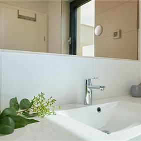 6 Bedroom Seafront Villa with Pool near Slano, Sleeps 12-14